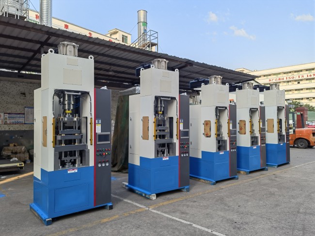 粉末伺服成型機(jī)在電動(dòng)汽車、鋰電池、光伏產(chǎn)品中的應(yīng)用