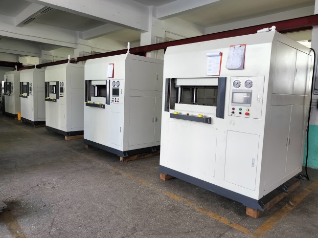 【碳纖維、碳纖】熱壓成型機技術(shù)